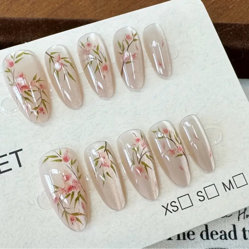 Delicate Floral Press-On Nails Light Pink reusable 10 pc almond shape NWT